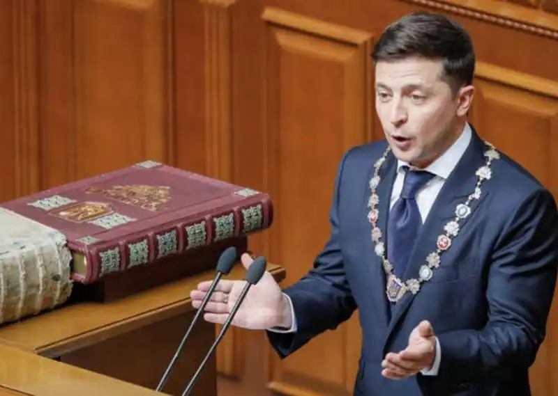 vladimir zelensky giura da presidente dell'ucraina 5