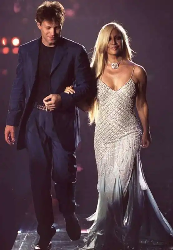 bon jovi e donatella versace nel 1999