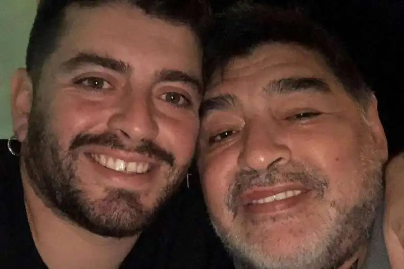 diego armando maradona con il figlio diego jr