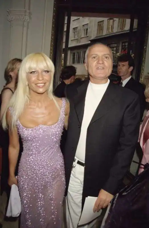 donatella e gianni versace a londra nel 1995