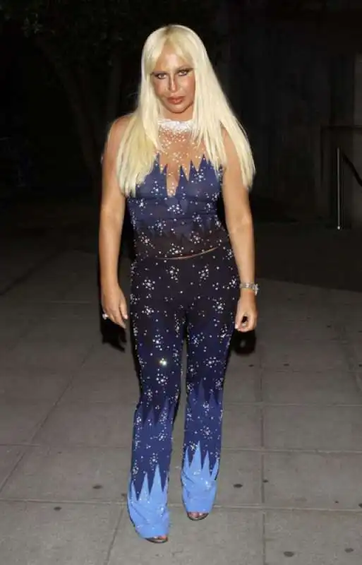 donatella versace al tribeca film festival   2002