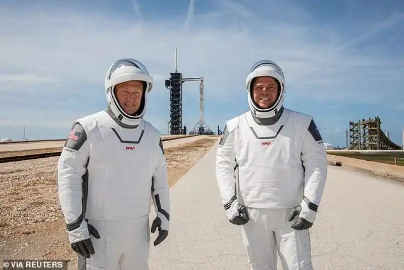 douglas hurley e robert behnken a cape canaveral