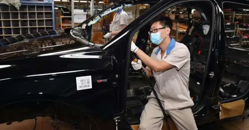 fabbrica di auto in cina