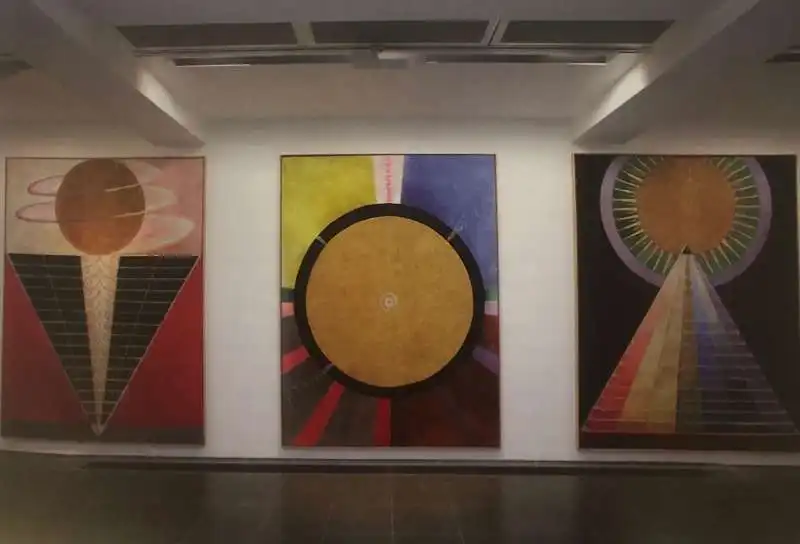 hilma af klint nella mostra al solomon r. guggenheim museum new york 2018 2019