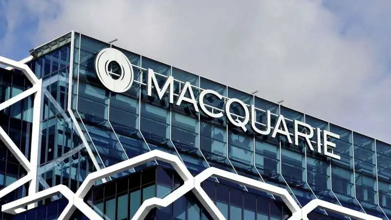 MACQUARIE 