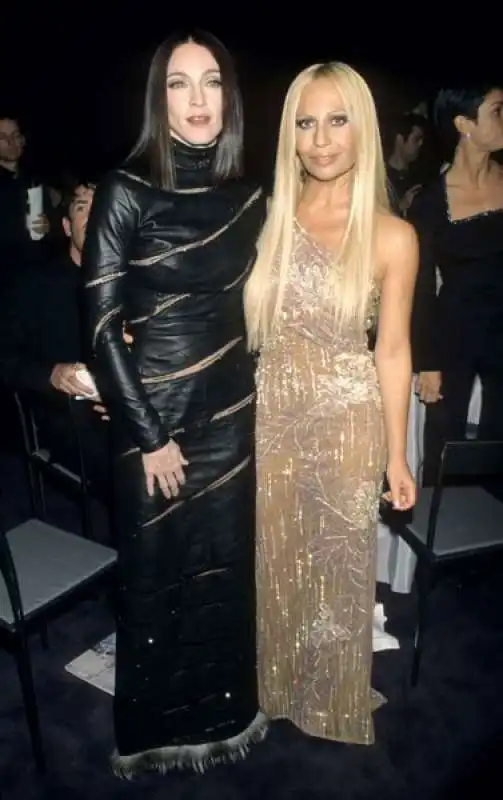 madonna e donatella versace nel 1998