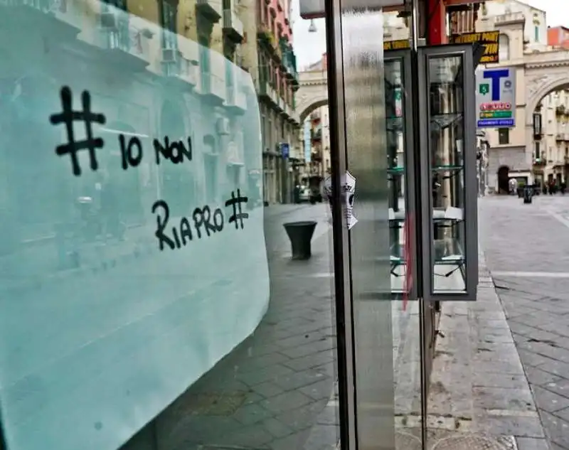 NAPOLI - PROTESTA DEI COMMERCIANTI IN VISTA DELLA FASE 2