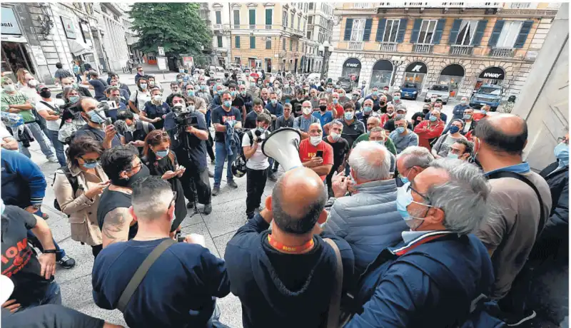 protesta operai contro arcelor