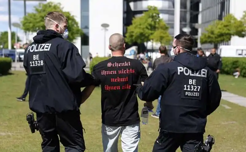 proteste anti lockdown in germania 7