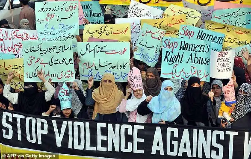 proteste contro i delitti d'onore in pakistan 1