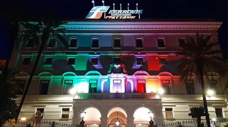 SEDE FERROVIE DELLO STATO PIAZZA DELLA CROCE ROSSA ROMA