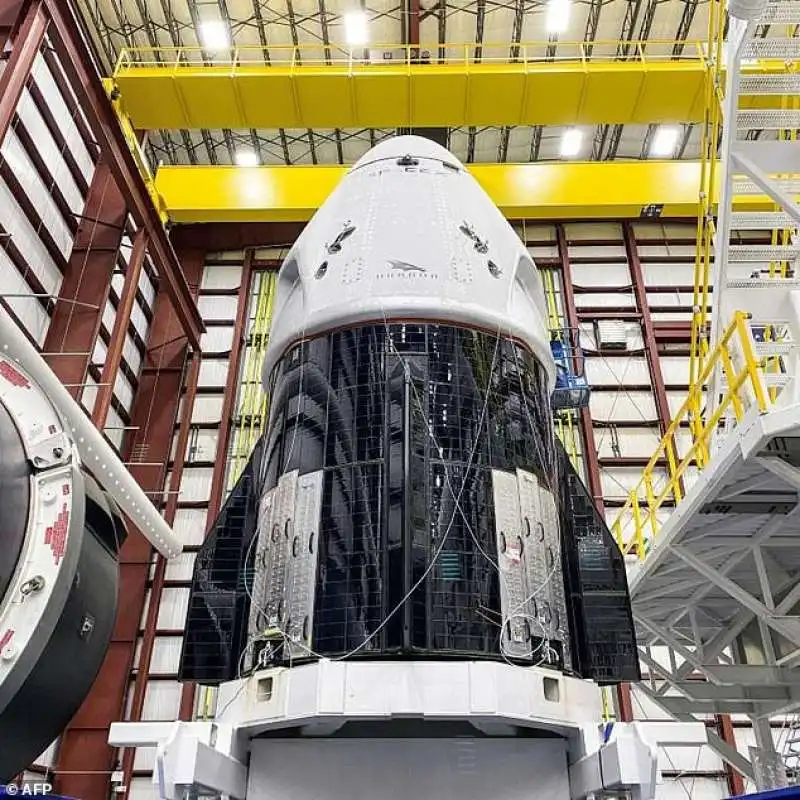 space x crew dragon 1