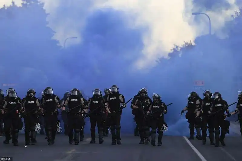 stati uniti   proteste in strada dopo la morte di george floyd  12