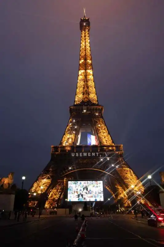 tour eiffel    coronavirus