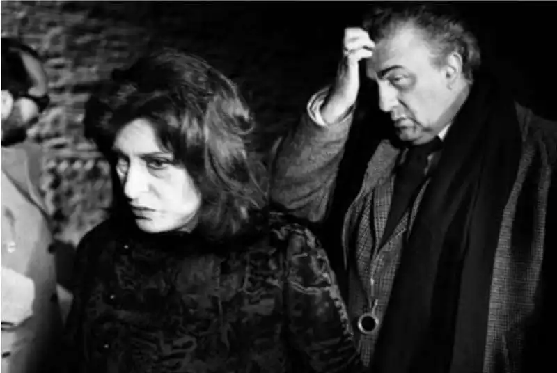 11   anna magnani e federico fellini sul set di roma   1971   ph barillari 