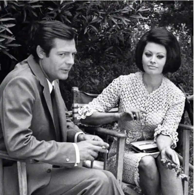 7   marcello mastroianni e sophia loren   roma 1965   ph barillari 