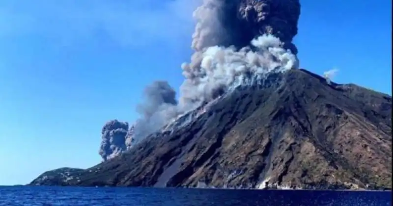 eruzione stromboli 11