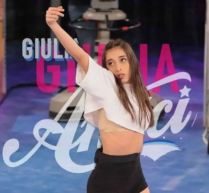 giulia ballerina amici