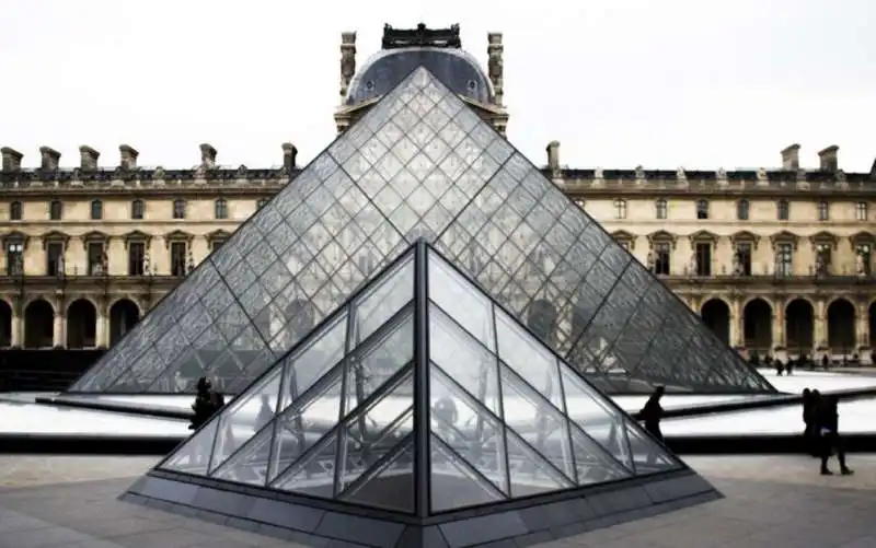 il louvre 2