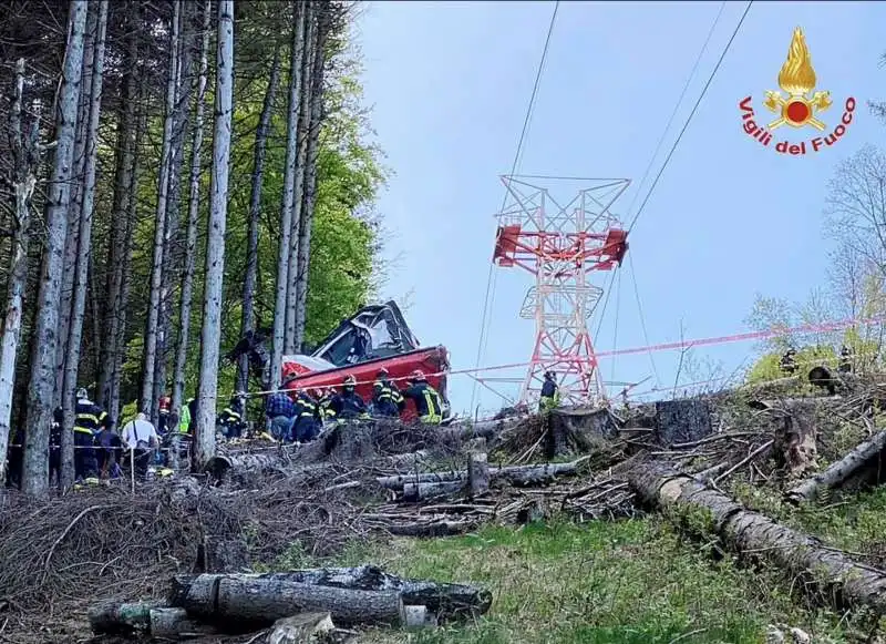 incidente funivia stresa mottarone  2