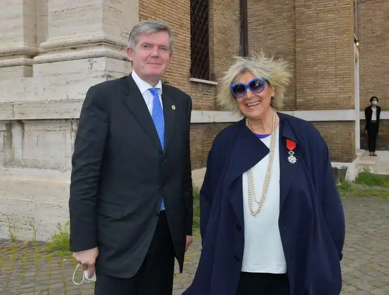 l ambasciatore tomaz kunstelj e alda fendi  foto di bacco