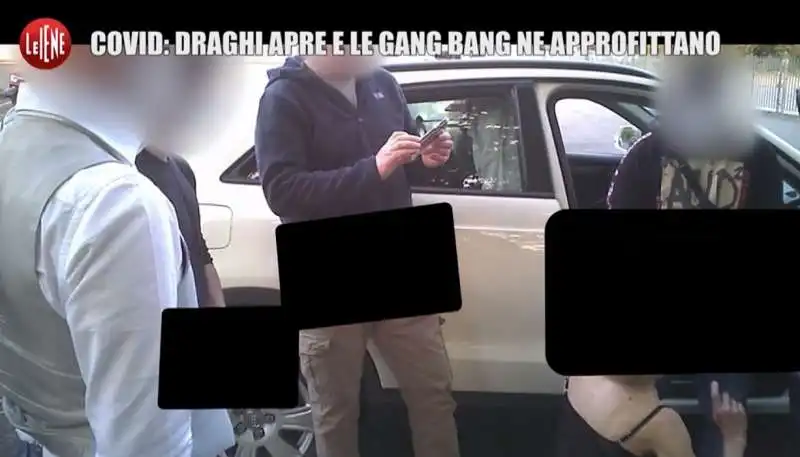 le iene interrompono una gang bang in lombardia 6