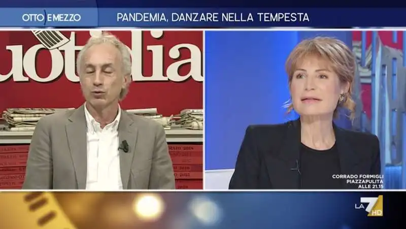 lilli gruber fa le facce mentre parla travaglio 