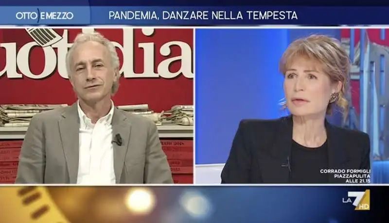 lilli gruber fa le facce mentre parla travaglio