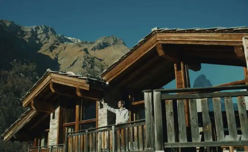 lo spot di svizzera turismo con de niro e federer 1