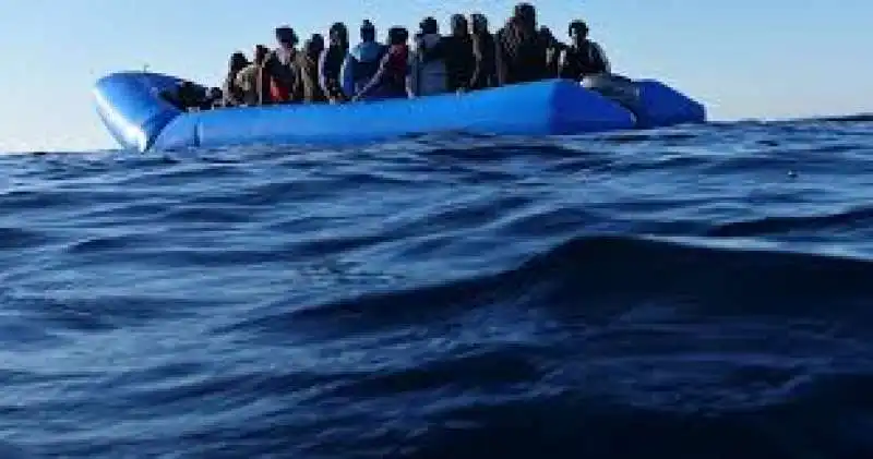 migranti lampedusa 12