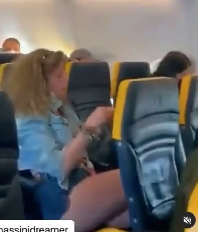 passeggera sul volo ryanair 2