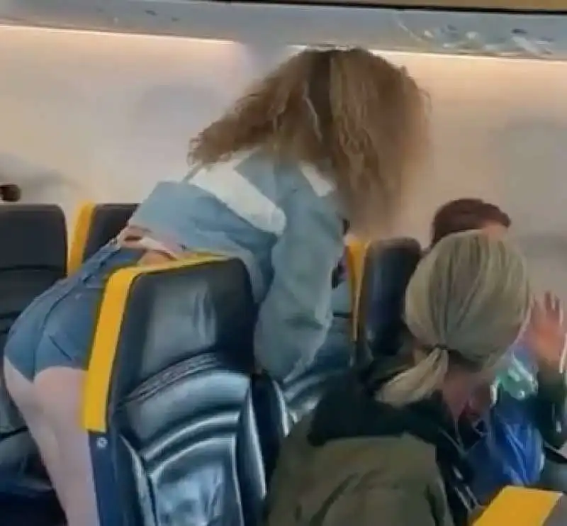 passeggera sul volo ryanair 6