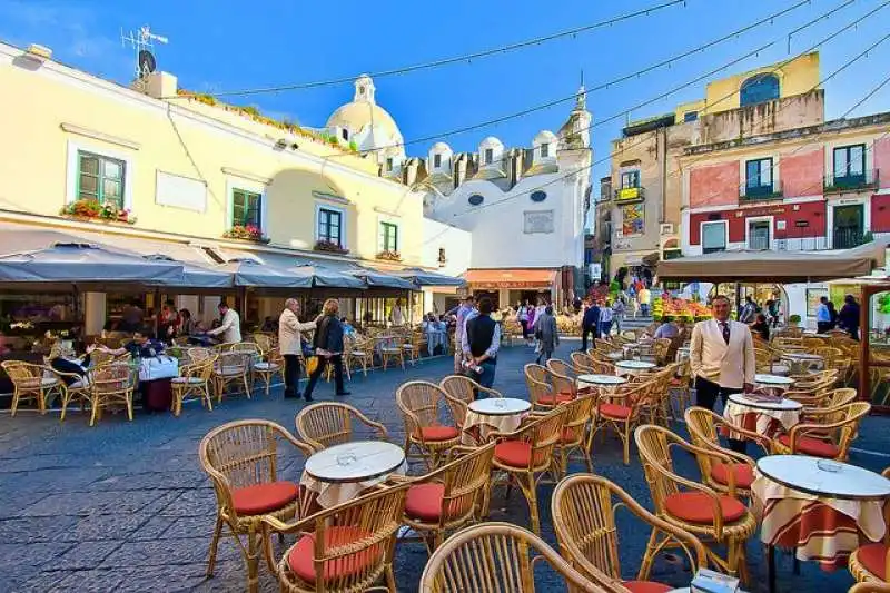 piazzetta capri