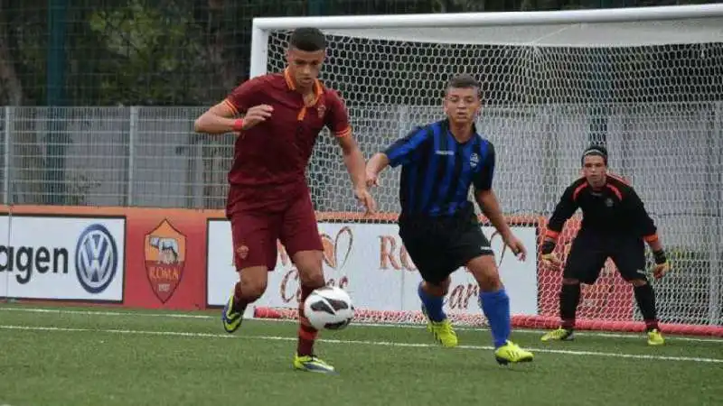 scamacca in maglia roma