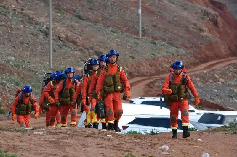 soccorsi maratona grandine cina3