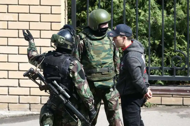 sparatoria in una scuola di kazan, russia 2