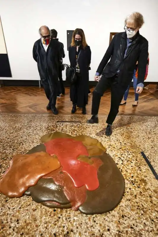 ''stop painting'' di peter fischli, alla fondazione prada di venezia 4