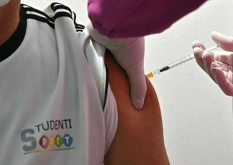 VACCINI GIOVANI