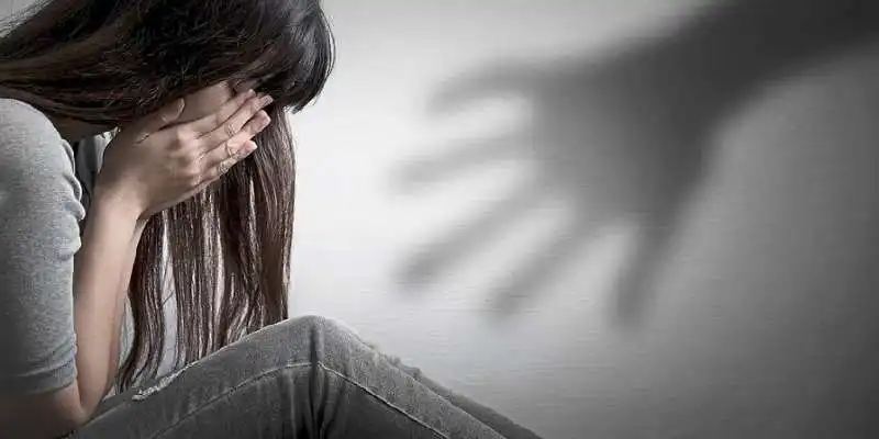 Violenza su una ragazza