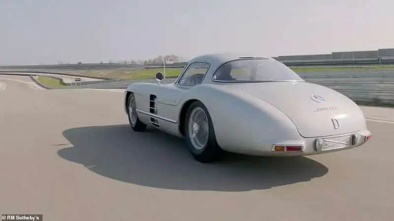 mercedes 300 slr coupe?? 9