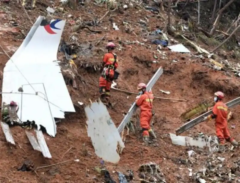 Boeing 737-800 precipitato 1