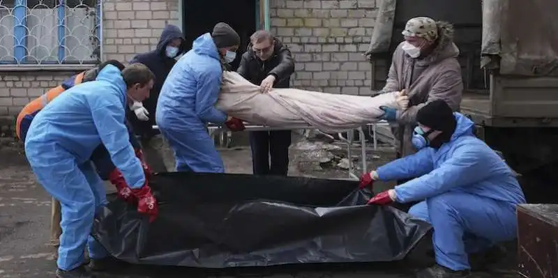 cadaveri trovati a mariupol 