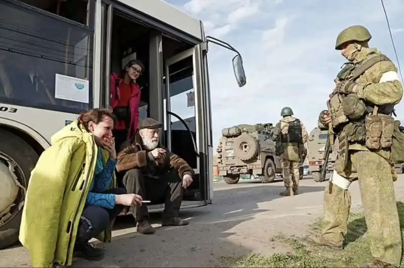 evacuazione civili mariupol   18