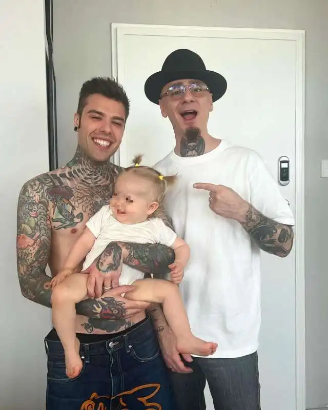 fedez, vittoria e j ax 