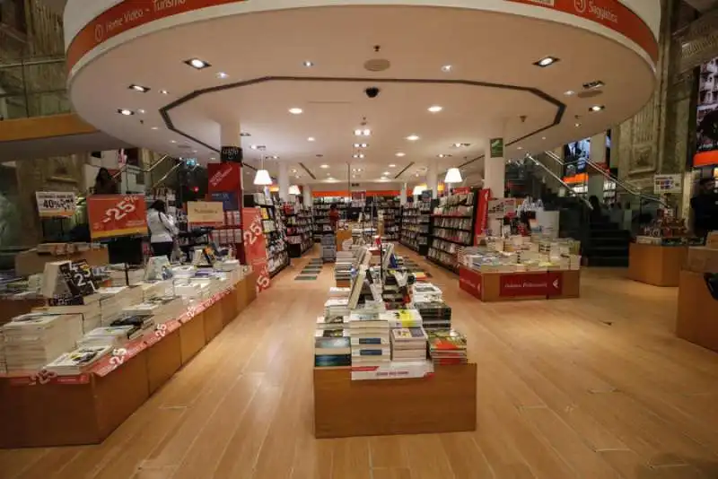 Feltrinelli Galleria Alberto Sordi 