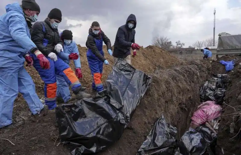 fosse comuni in ucraina 2