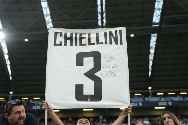 il saluto di giorgio chiellini alla juventus 17