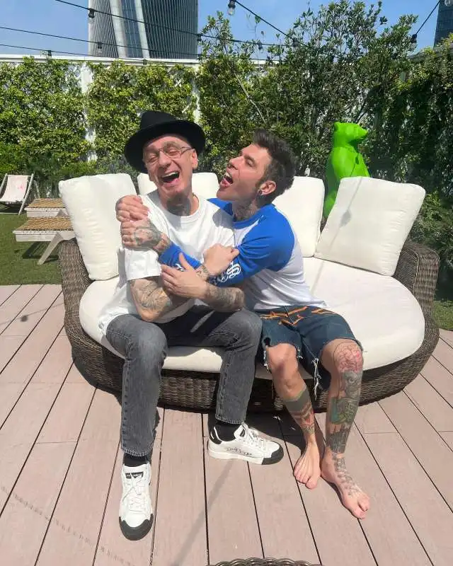 j ax e fedez fanno pace   1