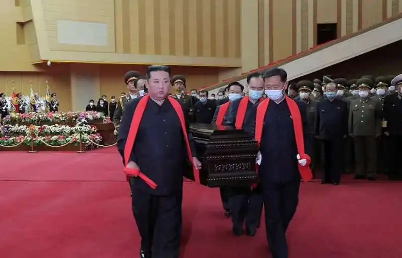 kim jong un al funerale di hyon chol hae 4