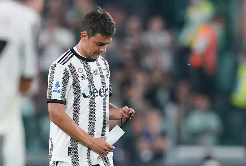 le lacrime di paulo dybala mentre saluta la juventus 13